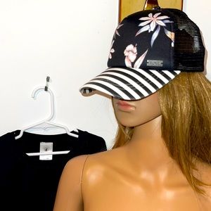 ROXY NWOT HAT